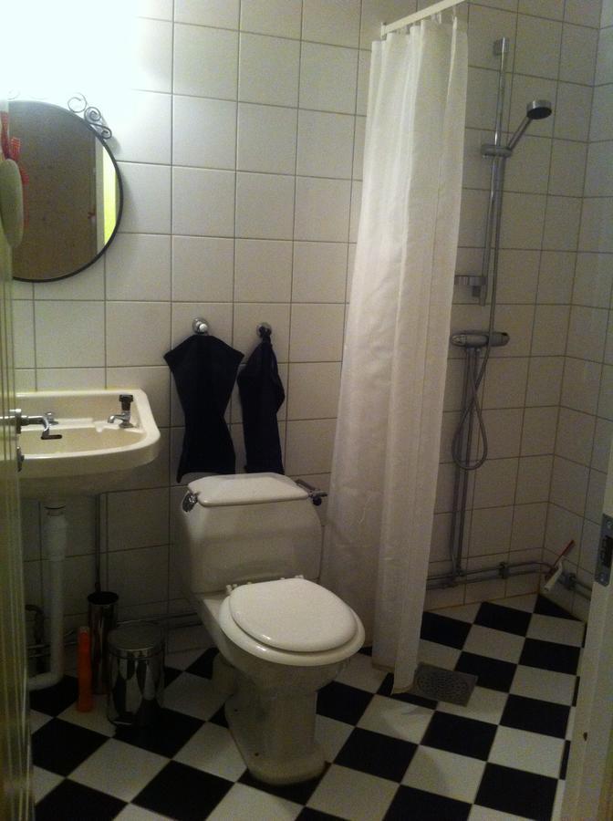 Stor Laegenhet I Elofstorps Missionshus Bed & Breakfast Kristinehamn Ngoại thất bức ảnh